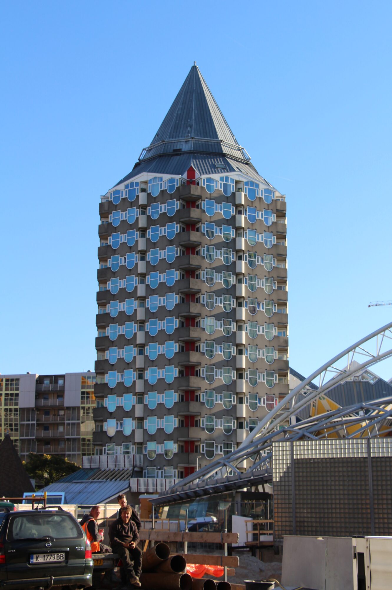 Rotterdam_-_Blaaktoren